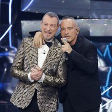 Sanremo 2024: Amadeus con Eros Ramazzotti, ospite della terza serata
