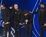 Sanremo 2024, Geolier vince la serata cover, ma viene contestato: 'L'esibizione più brutta della mia vita'