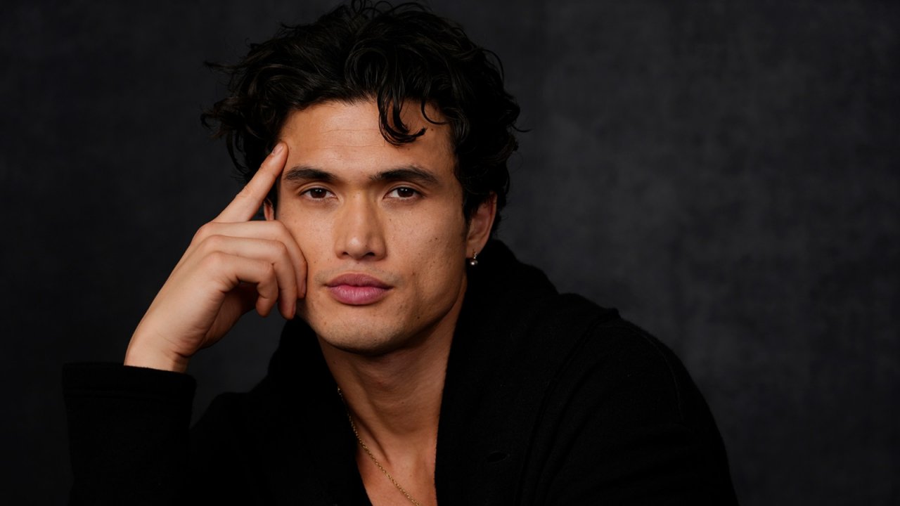 Elizabeth Olsen e Charles Melton star di Love Child, nuovo film di Todd Solondz