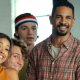 Players, la recensione: una rom-com che sfrutta alla perfezione Gina Rodriguez e Tom Ellis