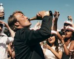 Un altro giro, Thomas Vinterberg: 'Se il remake è una me*da, Chris Rock si beccherà un altro schiaffo'