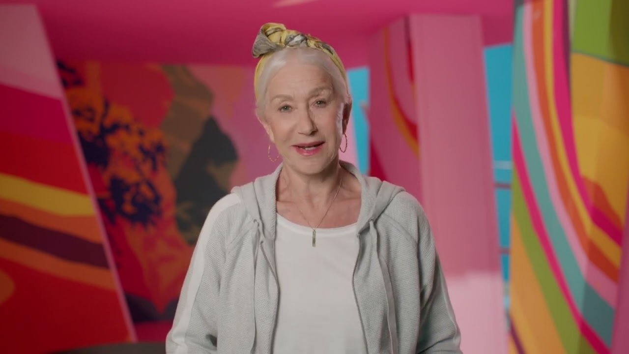 Barbie: Helen Mirren svela cosa accadeva in una scena tagliata girata con Olivia Colman