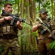 Land of Bad: Liam Hemsworth e Luke Hemsworth in una scena del film