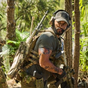 Land of Bad: Ricky Whittle in una scena del film