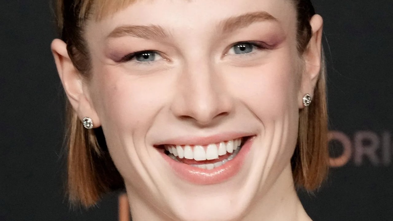 Hunter Schafer apprezza il titolo di 'Scream Queen': 'Amo i film horror e urlare è davvero divertente'