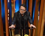 Michael J. Fox si alza dalla sedia a rotelle e commuove il pubblico dei BAFTA: 'Un film può cambiarti la vita'