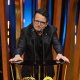 Michael J. Fox si alza dalla sedia a rotelle e commuove il pubblico dei BAFTA: 'Un film può cambiarti la vita'