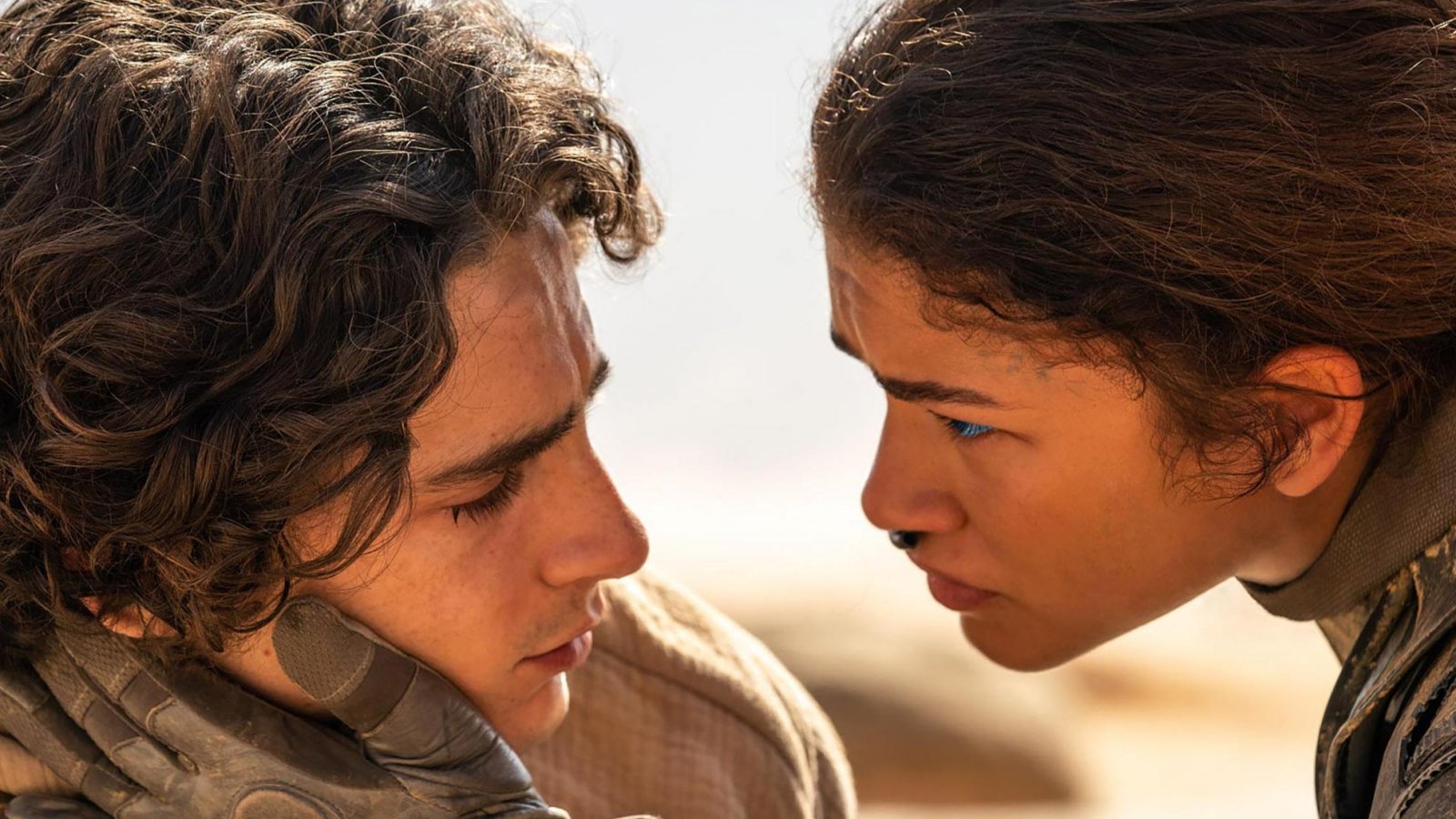 Timothée Chalamet e Zendaya nel deserto di Dune