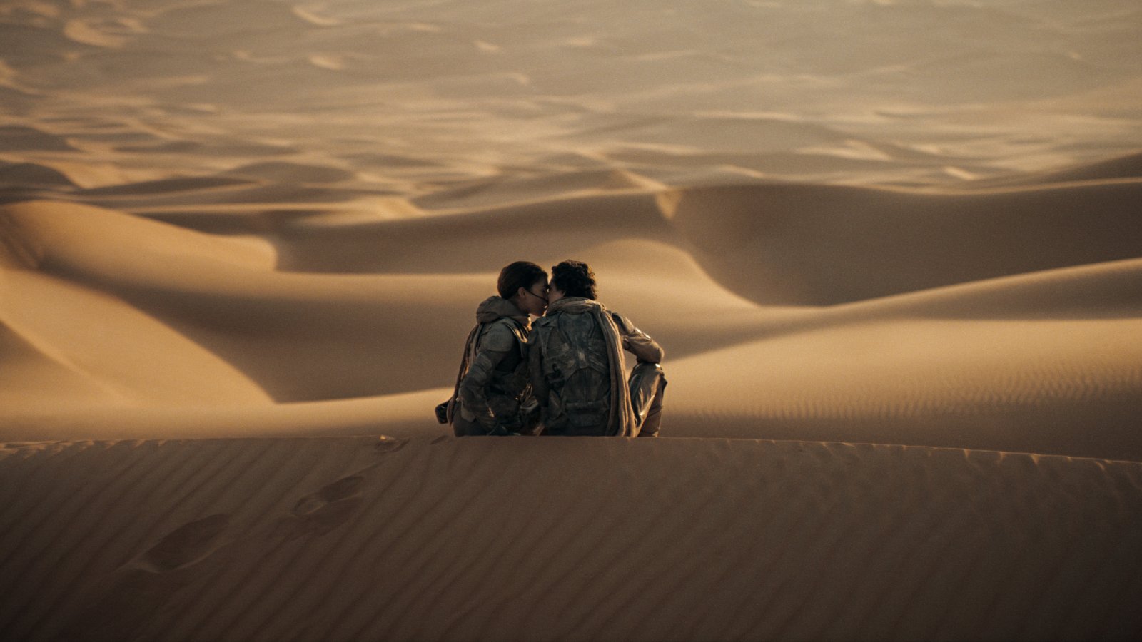 Timothée Chalamet e Zendaya in una scena di Dune - Parte Due