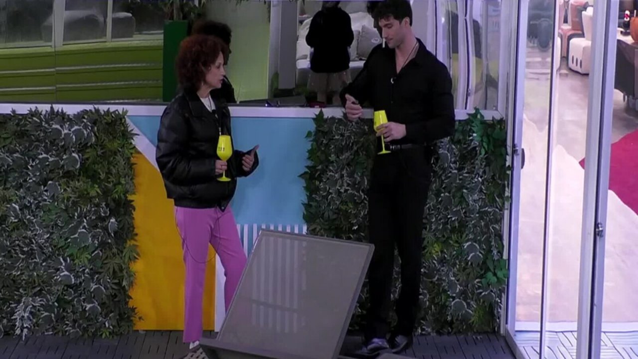 Grande Fratello, Beatrice Luzzi a Federico Massaro: 'Sei troppo ingenuo per la tua età'