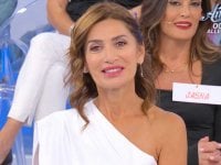 Uomini e Donne: Barbara fa un passo indietro con Ernesto 'Frequentarlo mi fa molto male'