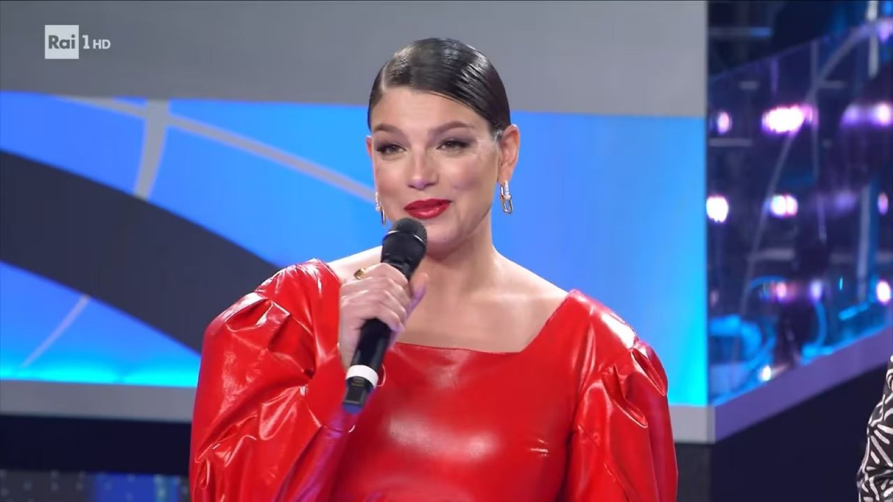 Le Iene su Italia 1 Emma e Bugo protagonisti della serata: anticipazioni, servizi e ospiti del 27 febbraio