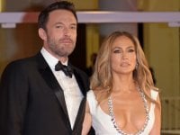 Ben Affleck non voleva una 'relazione sui social media' con Jennifer Lopez, ma è dovuto scendere a compromessi