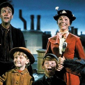 Mary Poppins: Julie Andrews in un'immagine corale