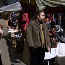 Caracas: Toni Servillo e Marco D'Amore al mercato di Napoli