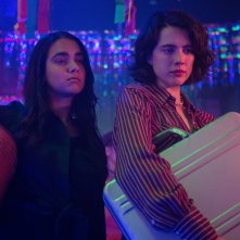 Drive Away Dolls: Geraldine Viswanathan, Margaret Qualley in un'immagine