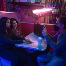 Drive Away Dolls: Margaret Qualley, Geraldine Viswanathan sul set del film