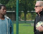 The Beautiful Game: Bill Nighy allenatore di calcio nel trailer del film Netflix