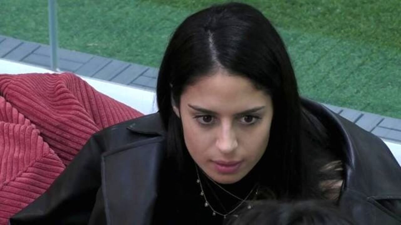 Grande Fratello: Perla, Mirko e la metafora delle scarpe - da Greta a Alessio il copione è sempre lo stesso