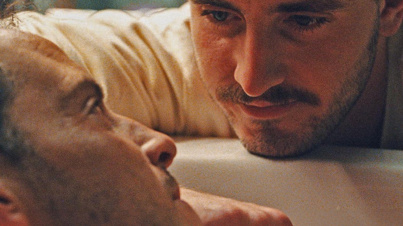 Estranei: storia d’amore e di fantasmi in un grande melodramma queer