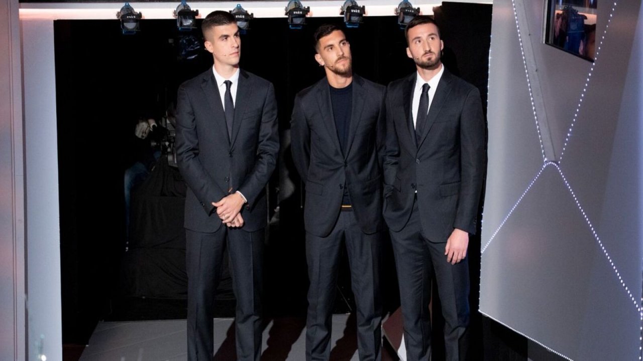 C'è posta per te stasera su Canale 5: anticipazioni,  storie,  i calciatori della Roma ospiti del 9 marzo