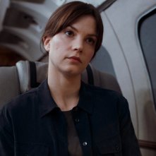 All the Devil's Men - Squadra Speciale: Sylvia Hoeks in una scena