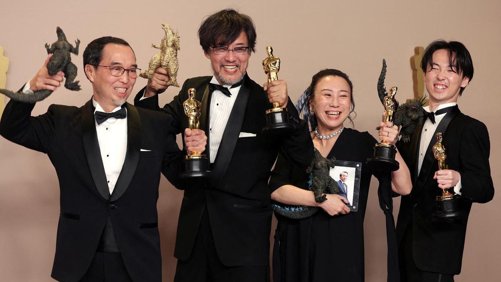 Godzilla Minus One Oscar per i migliori effetti visivi, l'entusiasmo di Guillermo del Toro e John Carpenter