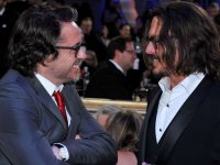 Johnny Depp cancella la foto photoshoppata con Robert Downey Jr. dopo gli Oscar 2024