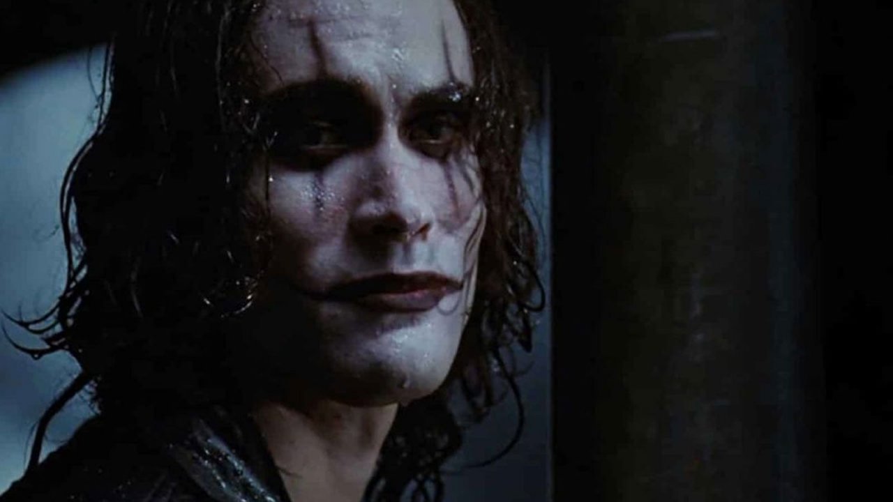 Il corvo: un nuovo memoir svela gli scioccanti passi falsi che hanno causato la morte di Brandon Lee
