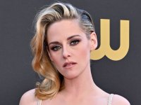 Kristen Stewart, Stephen Colbert mostra la sua cover di Rolling Stone: 'Gli haters omofobi si fottano'