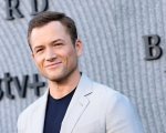 Taron Egerton protagonista della serie Apple Firebug