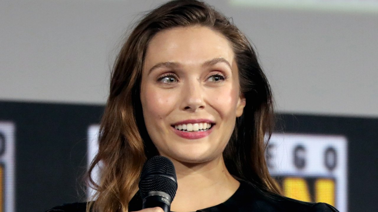 Un primo piano di Elizabeth Olsen