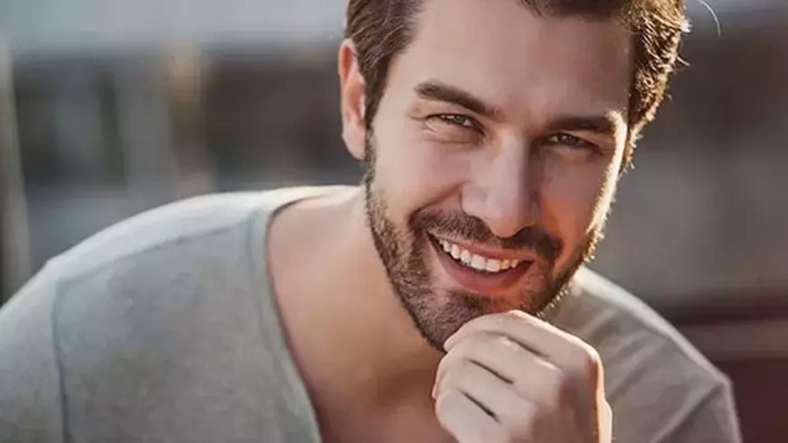 Chi è Furkan Palalı, l'attore turco che interpreta Fikret nella serie Terra Amara