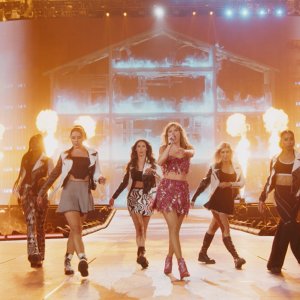 Taylor Swift: The Eras Tour - una scena della coreografia del tour