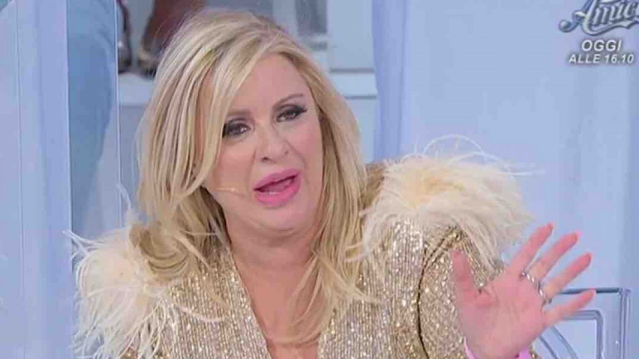 Uomini e donne anticipazioni: Gemma litiga con Tina, Ida va in esterna e Daniele fa arrabbiare Gaia