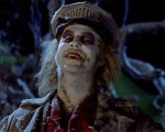 Beetlejuice 2: Michael Keaton è ancora lo 'spiritello porcello' nelle prime immagini del sequel di Tim Burton