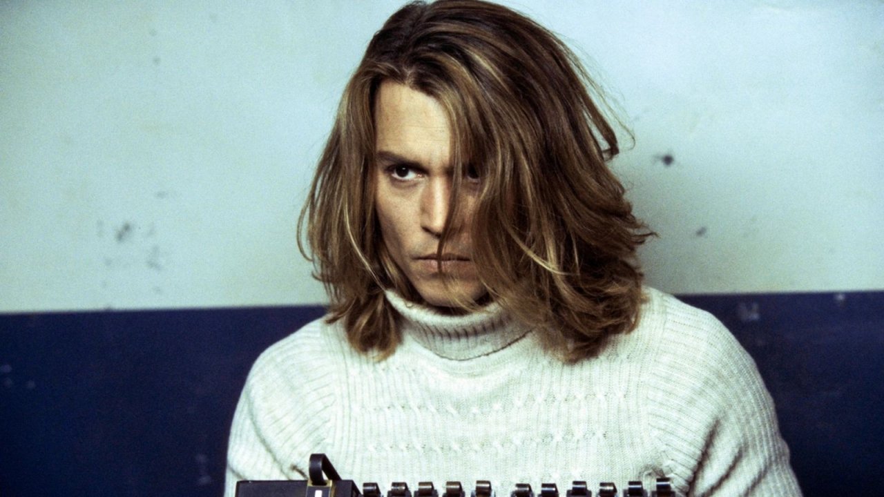 Johnny Depp, attrice di Blow lo accusa di maltrattamenti, la risposta del divo: 'I buoni rapporti la priorità'