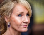 J.K. Rowling minaccia di fare causa a un sito di fan che ha condiviso false informazioni sulla sua famiglia