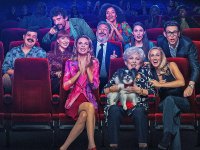 Call My Agent - Italia 2, recensione: molto più italiana, sempre divertente
