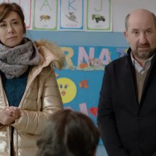 Un mondo a parte: Virginia Raffaele, Antonio Albanese in una scena