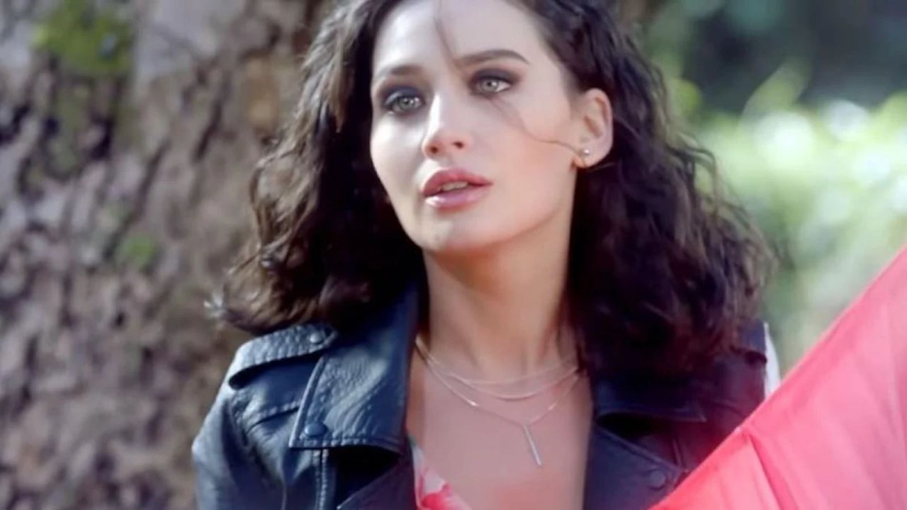 Terra Amara anticipazioni del 24 marzo: Zuleyha smaschera Betul in pubblico, la vendetta di Colak