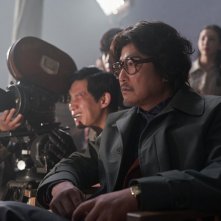 Cobweb: Song Kang-ho in una scena ambientata sul set