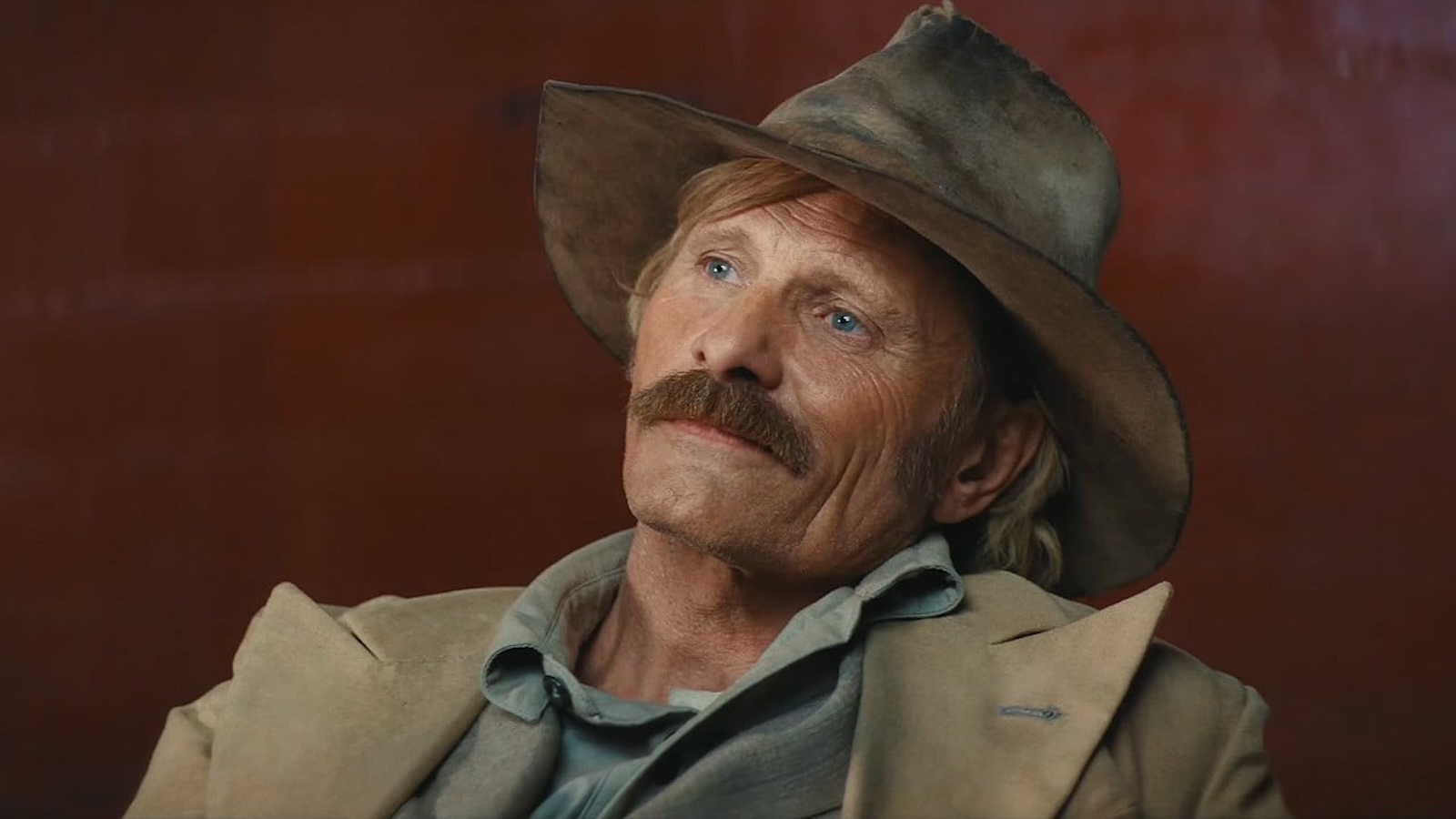 The Dead Don't Hurt: Viggo Mortensen torna al western nel trailer del suo nuovo film da regista