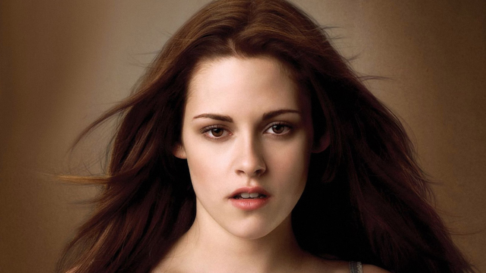 Twilight, Kristen Stewart: 'Edward Cullen? L'avrei mollato subito perché vuole controllare Bella'