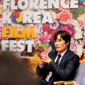 Concrete Utopia: Lee Byung-hun ospite del Florence Korea Film Fest 2024