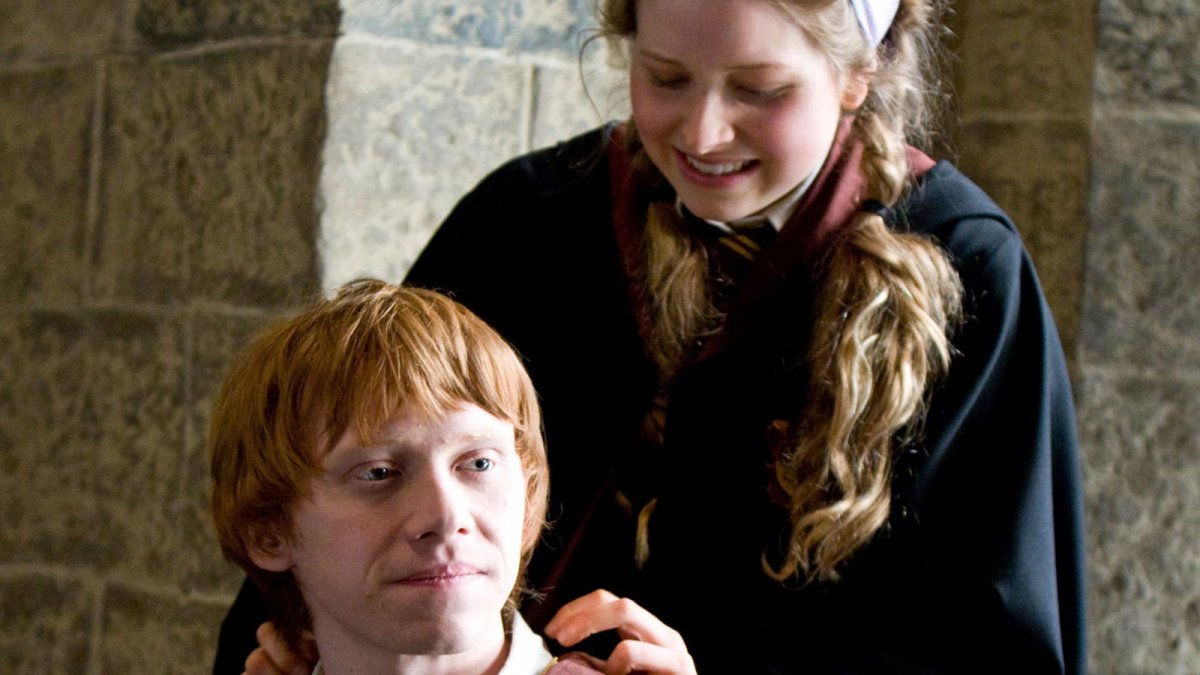Harry Potter: Rupert Grint e Jessie Cave ricreano in un video una scena del film Il principe mezzosangue