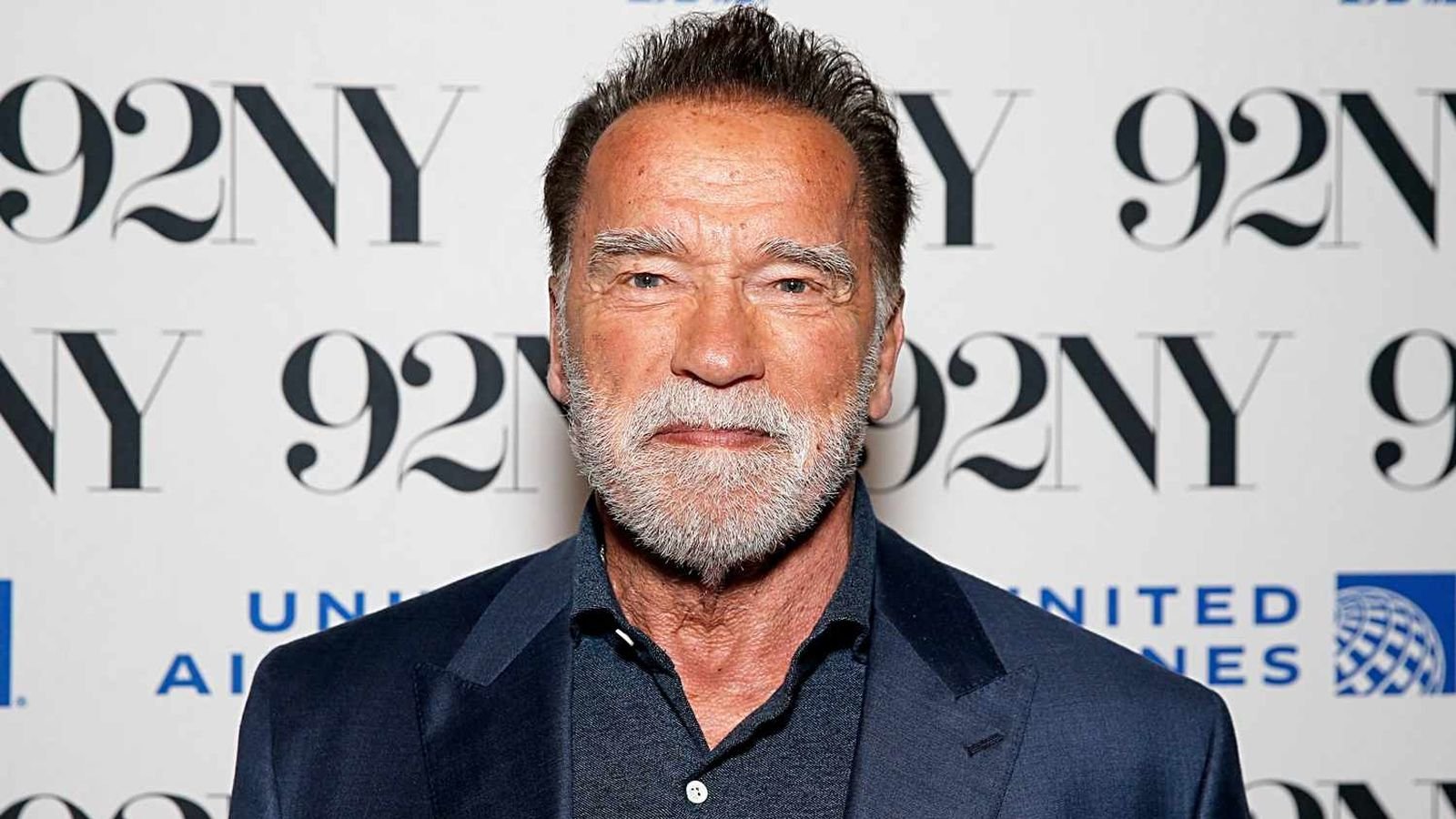 Arnold Schwarzenegger posta la foto del pacemaker e assicura: 'Ad aprile sarò sul set di FUBAR 2'