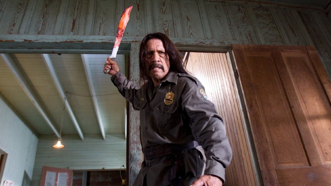 Machete, Robert Rodriguez chiarisce le dichiarazioni di Danny Trejo: 'Ho ancora i diritti della saga'