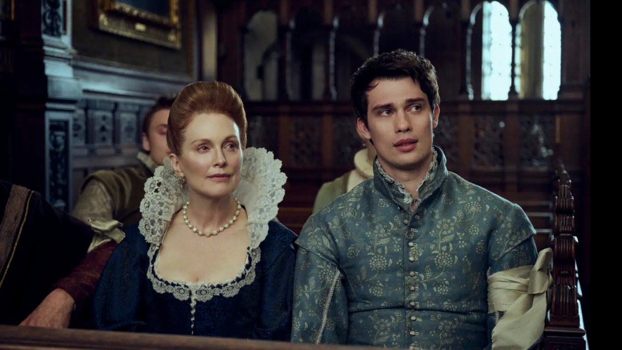 Mary & George tra orge e incesto, Tony Curran: 'Serie liberatoria, ho fatto l'attore per potermi spogliare'