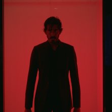 Monkey Man: Dev Patel in un frame del film